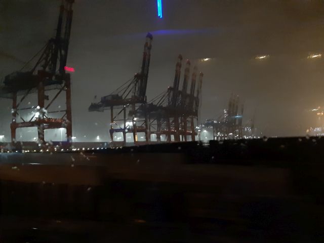 Container Bruecke Hamburg